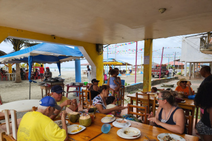 Restaurantes. Los locales de comida acogen al turista de un día y al de varios.