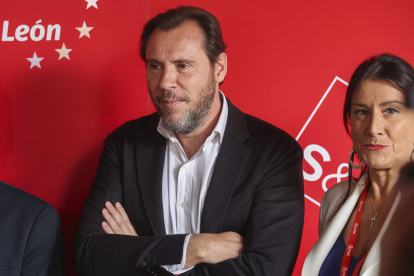 El ministro español de Transportes y Movilidad, Óscar Puente, durante su participación en un evento en Salamanca.