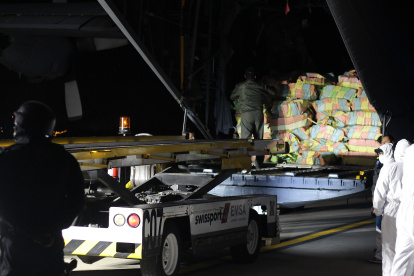 Las toneladas de droga fueron trasladadas en un avión C-130 de la Fuerza Aérea Ecuatoriana.