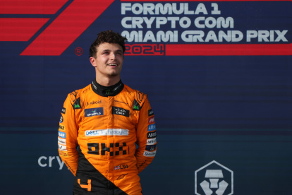 Lando Norris celebró el domingo en lo más alto del Gran Premio de Miamii, en EE.UU.