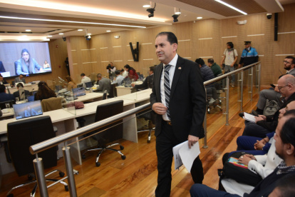 Este 7 de mayo, Víctor Hugo Villacrés, presentó el informe de funcionamiento del Metro ante el Concejo.