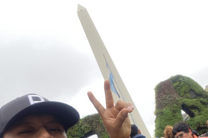 Límber Pillajo en el Obelisco antes de viajar a Córdoba.