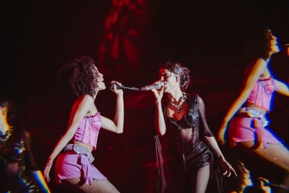 Yilda Banchón cantó junto a Danna Paola