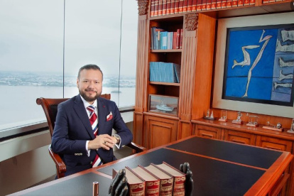 Daniel Frías es un abogado guayaquileño que aspira a ser el nuevo Defensor Público