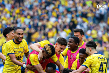 Kevin Rodríguez y sus compañeros festejan el título de la Copa de Bélgica