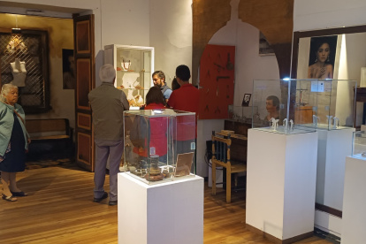 El lugar, ubicado en la calle Gran Colombia y Benigno Malo, a simple vista es una joyería en donde se muestran piezas con identidad andina.