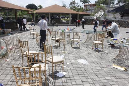 Área social. En este sitio de la propiedad se armaron mesas para los invitados del cumpleaños de Celso Moreira.