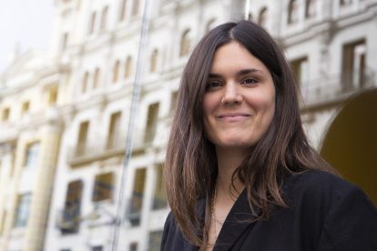 Personaje.- La escritora Elvira Sastre.