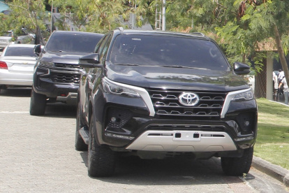 En la lista de bienes colocados a nombre de testaferros aparecen carros de diferentes modelos, como un Land Rover.