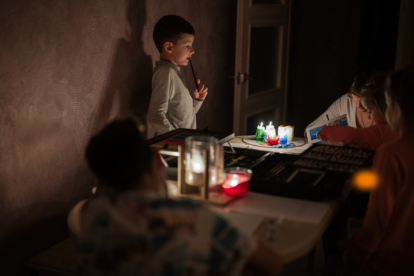 Los apagones en Ecuador regresaron debido a la crisis energética.