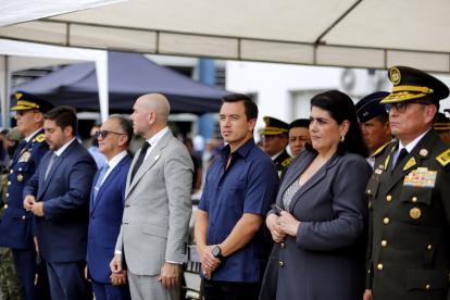 El aumento del IVA, la crisis diplomática con México y los apagones incideron en la imgaen de Noboa.