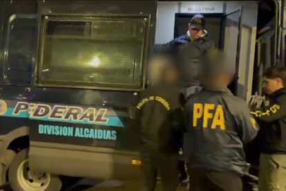 Argentina. 10 ecuatorianos fueron expulsados por ese país, por su ingreso ilegal.