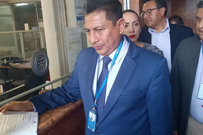 Héctor Valladares dijo que hay dos nuevas causales del supuesto incumplimiento de funciones de la fiscal del Estado.