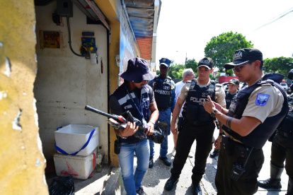 Agentes policiales y de control municipal participaron de los operativos.