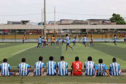 Escuela Real Fortaleza, ubicada en el Complejo Luis Chiriboga Parra, en el suburbio de Guayaquil.
