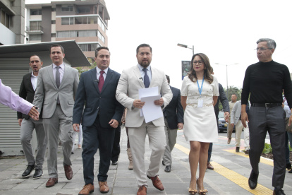 Asambleístas del movimiento Construye solicitaron que la Fiscalía investigue a Serrano, Solines y Sánchez por los sobornos que se conocieron en el juicio contra Carlos Pólit.