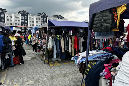 Las ferias de pulgas son mercados donde se venden todo tipo de productos de primera y segunda mano.