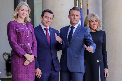 Daniel Noboa, Lavinia Valbonesi, Emmanuel Macron y Brigitte Macron.