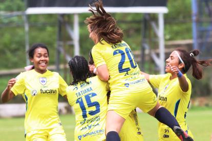 Toda la alegría de Espuce al ganarle a Universidad Católica.