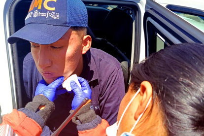 Durante los operativos tres inspectores han sufrido heridas de gravedad.