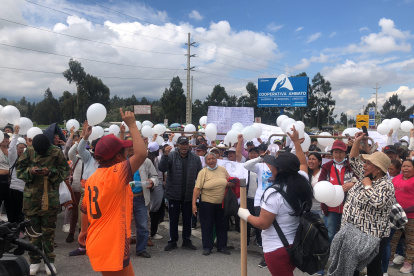 Los familiares se ubicaron en la parte exterior del centro de privación de libertad.