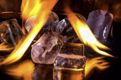 Composición de hielo y fuego.