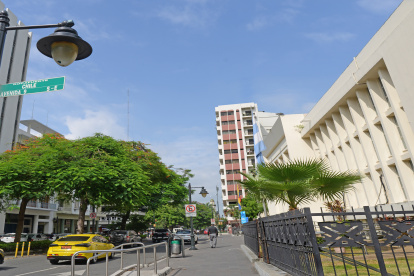 Un tramo de la calle 10 de Agosto, entre Chile y avenida Simón Bolívar, pasó a denominarse República de Guayaquil.