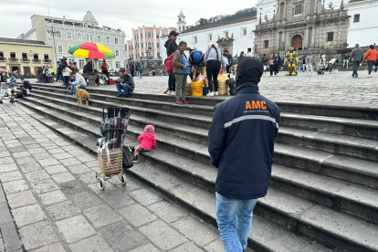 Imagen de un operativo de verificación de permisos de comercio autónomo el pasado 5 de mayo de 2024.