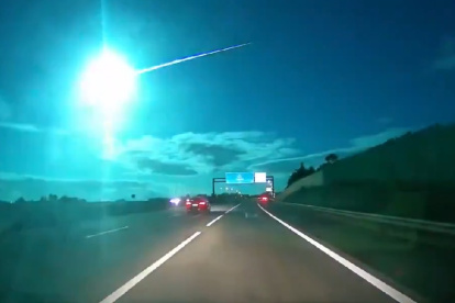 El objeto fue observado en varias zonas de Portugal y España, la madrugada de este domingo 19 de mayo.