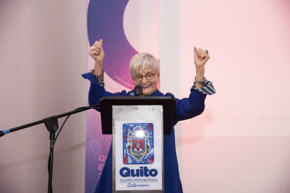 María Teresa García durante la entrega de los Premios Mariano Aguilera, cuando fue reconocida por su trayectoria en la fotografía.