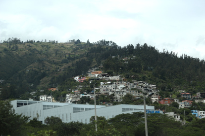 En zonas protegidas del volcán existe un crecimiento urbanístico acelerado. Se busca desincentivar que se sigan levantando proyectos.