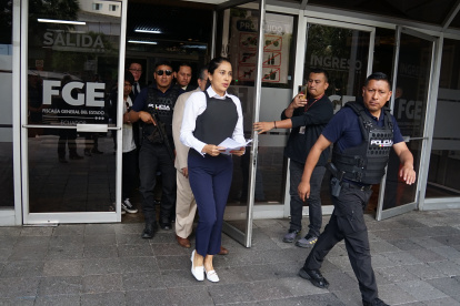 La asambleísta de Gente Buena, Gissella Molina, denunció a Pamela Aguirre en la Fiscalía, por la asistencia de Aleaga a Fiscalización.