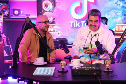 El Gobierno de Nicolás Maduro no se ha pronunciado respecto a la denuncia al escandalo que vincula al prófugo Ronny Aleaga, su hija menor de edad y su exesposa.