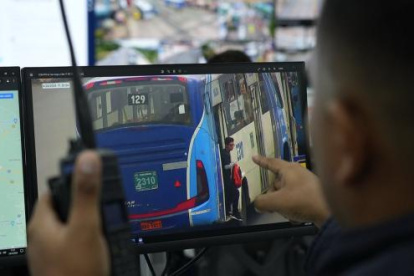 Dejar o recoger pasajeros en lugares no permitidos será multado por cámaras de vigilancia