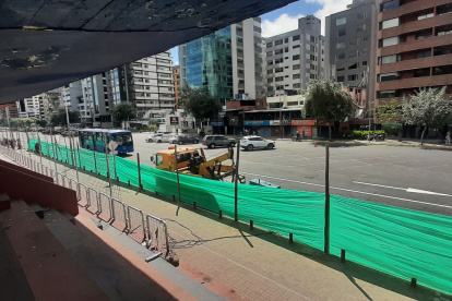 La Tribuna de los Shyris desde el 2021 fue cercada para evitar que los habitantes de calle se tomen esta zona