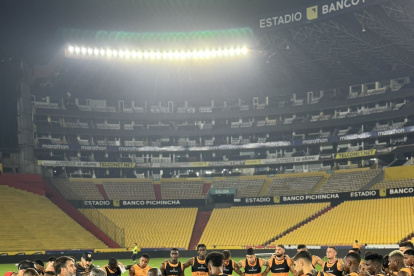 Barcelona antes de cada jornada de entrenamientos comienza con una oración.