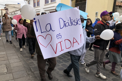 Decenas de personas salieron a protestar por la falta de este servicio de salud