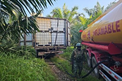 En la Amazonía ecuatoriana se vuelve cada vez más común detectar el contrabando de combustible.