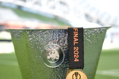 EL trofeo de la Europa League 2024 será disputado entre Leverkusen y Atalanta