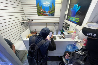 Los comerciantes no justificaron la procedencia de 86 celulares.