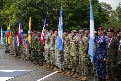 Grupos especiales de 17 países de la región participan en la competencia de Fuerzas Comando Panamá 2024, este viernes en Ciudad de Panamá (Panamá). Fuerzas especiales de 17 países de América participaron en la competencia Fuerza Comando 2024.