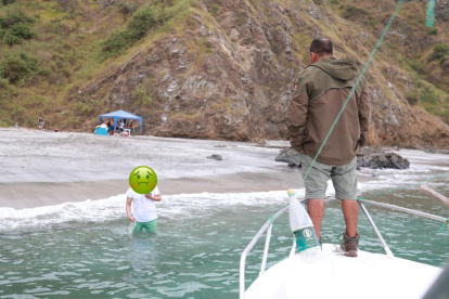 Operativo. En el parque nacional Machalilla se ejecutó un operativo entre la armada y el ministerio de Turismo.