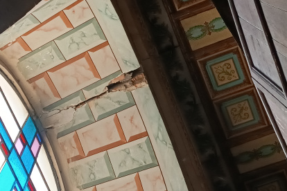 Las grietas que tienen las torres de la iglesia de Santo Domingo superan los 20 centímetros de ancho.