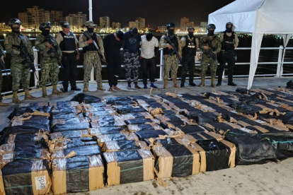 Los paquetes con droga y los detenidos llegaron a Salinas la madrugada de este martes 28 de mayo.