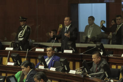 Carlos Vera Mora expone en el Pleno las pruebas para solicitar la censura del exministro del Interior, Juan Zapata.