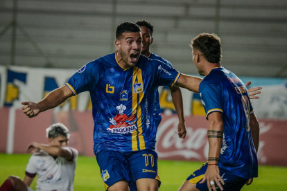 Delfín celebró la victoria ante Real Tomayapo por la Copa Sudamericana