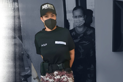 La foto fue tomada en 2021, cuando Briones fue descubierta en la celda de alias Fito.