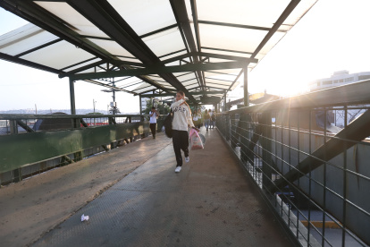 Este 30 de mayo fue común ver a los estudiantes recorrer las calles de la ciudad con abrigos.