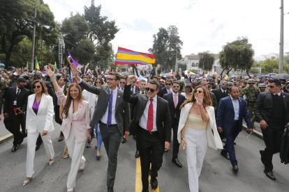 En su Informe a la Nación, Noboa ingresó a la Asamblea acompañado de una marcha.
