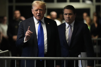 New York (Usa), 30/05/2024.- Former President Donald Trumps speaks to members of the media after being found guilty on 34 felony counts of falsifying business records in the first degree at New York State Supreme Court in New York, New York, USA, 30 May 2024. The former president faced 34 felony counts of falsifying business records in the first of his criminal cases to go to trial. (Nueva York) EFE/EPA/Seth Wenig / POOL
